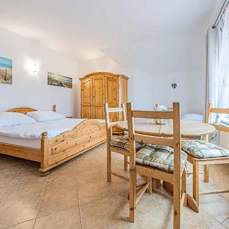 Pensjonat Kwiatkowski Apartament Nr 3 Nowecin Esterno foto
